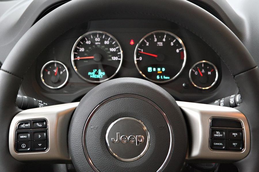  Jeep Compass Limited 2011 года  (фото 20 из 51)